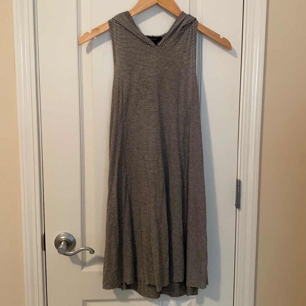 Forever 21 Black and white stripe sleeveless dress